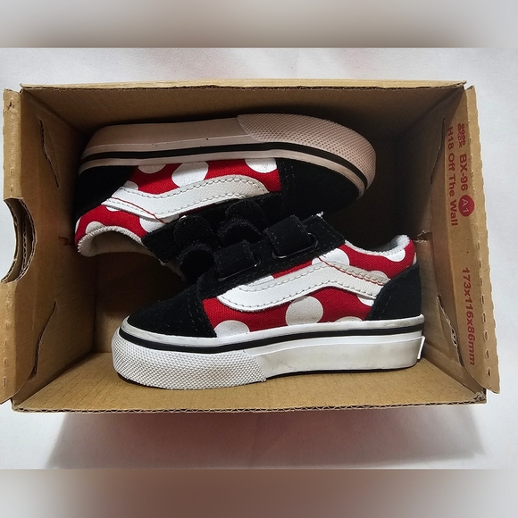 Vans Old Skool V Kids Shoes - Picture 2 of 4